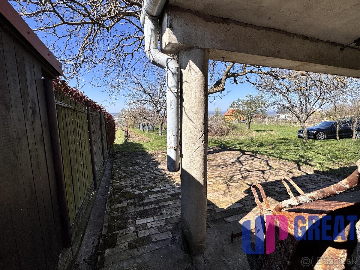 Pozemok s nádherným výhľadom na Skalicu–vinohrad so sklepom - 11