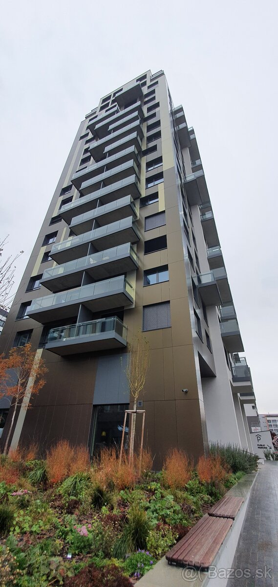 Einpark | nadštandardný plne zariadený 3i byt - 11