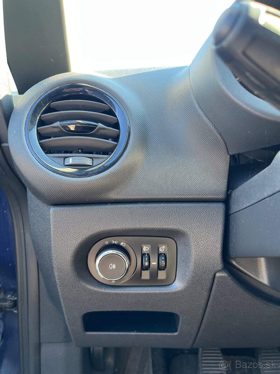 Opel Corsa 1.2 63 KW 98K km 2012 - 11