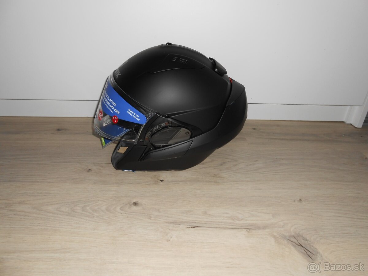 Predam krasnu novu moto prilbu znacky SHARK EVO GT BLANK MAT - 11