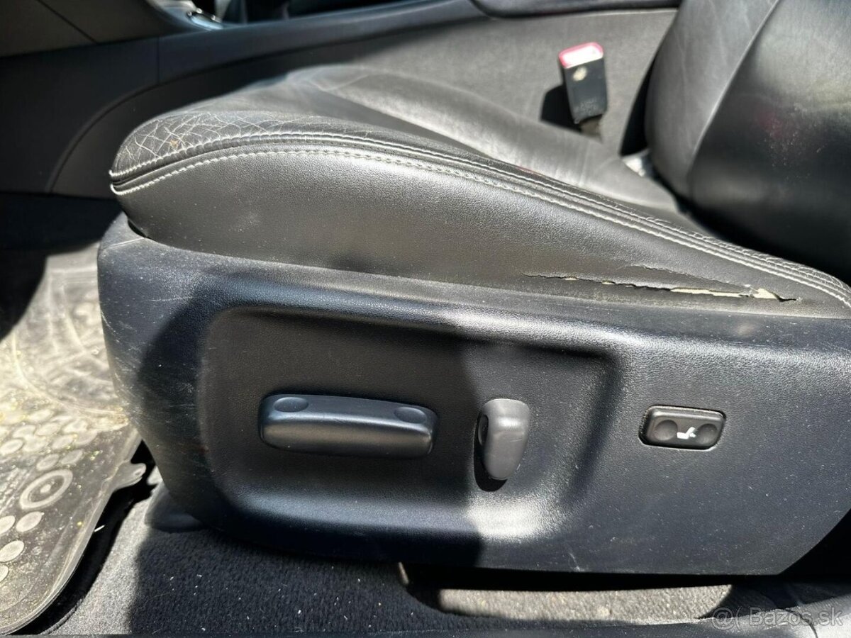 Toyota Avensis combi 2.2 D-4D Exclusive - 11