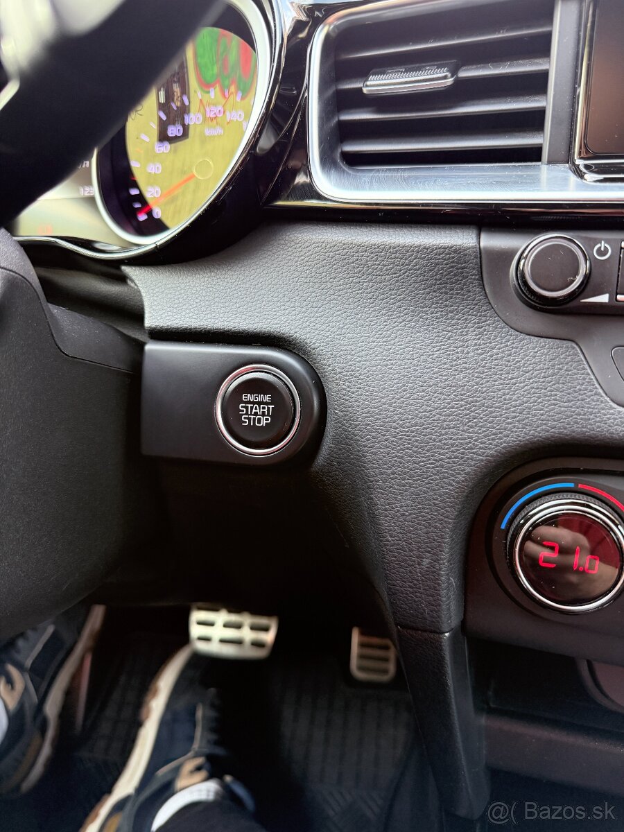 ia Ceed SW 1.6 CRDi 100 kW – First Edition A/T - 11