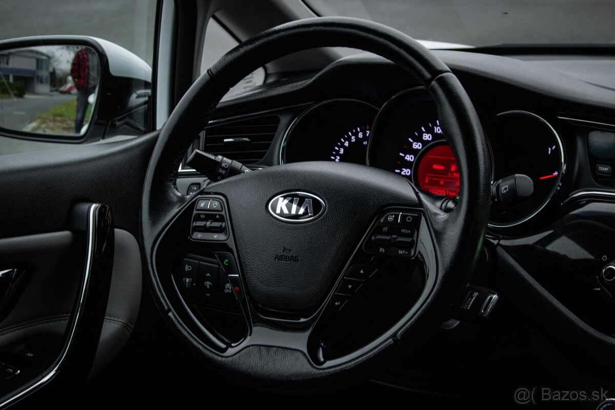 Kia Ceed SW 1.6 GDi - 11