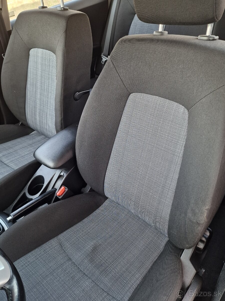 Kia Cee´d 1.6CRDi VGT 115K TX M6 SR 2 majiteľ - 11