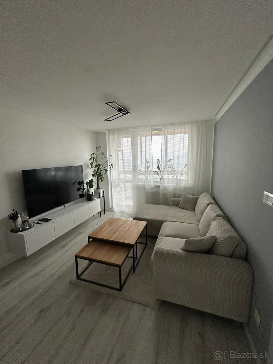 Štýlový, zrekonštruovaný 1,5-izbový byt. - 11