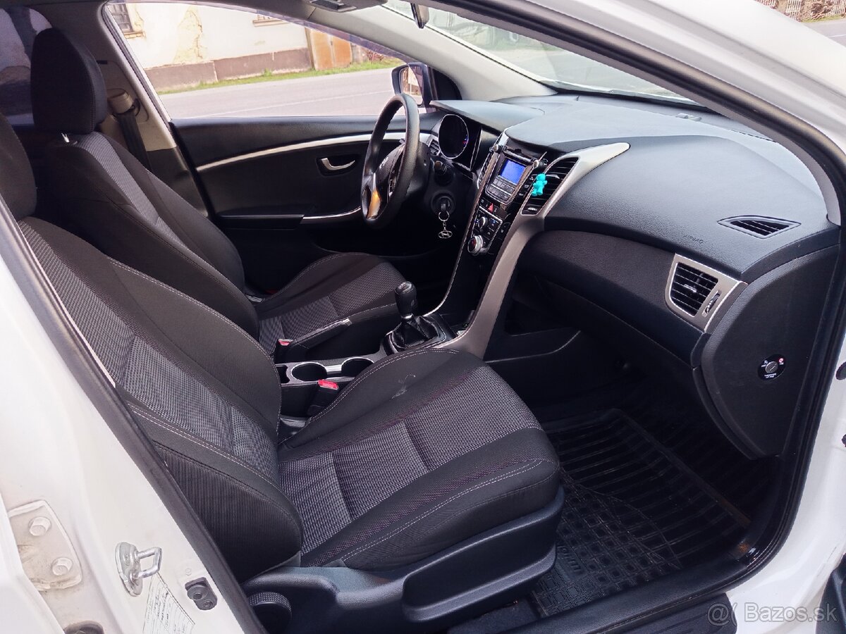 Hyundai i30 1.4i LPG - 11