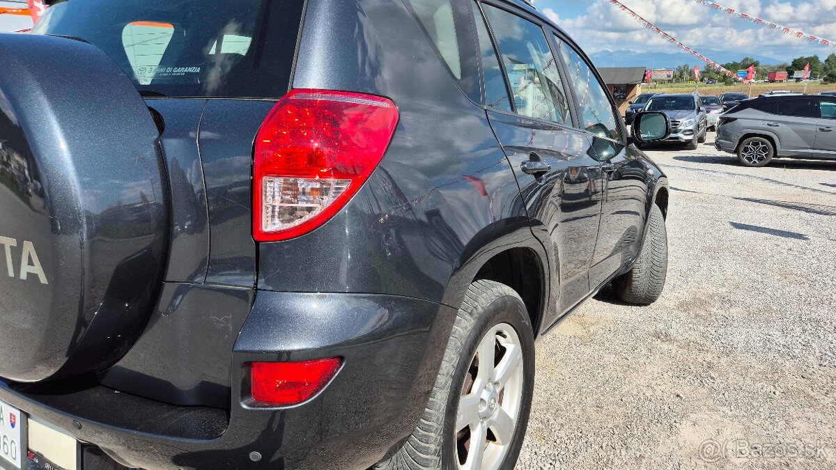 Toyota RAV4 2.2 D-4D 135 Base dovoz Taliansko - 11