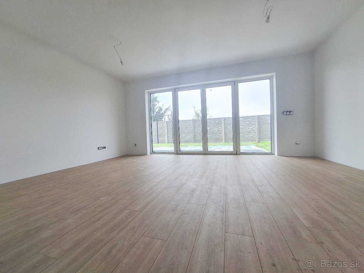 Hľadáme si suseda do dvojdomu v Báči - 11