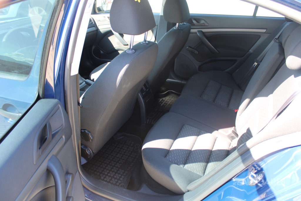 Škoda Octavia 1,6 MPi 75 kW TOUR - 11