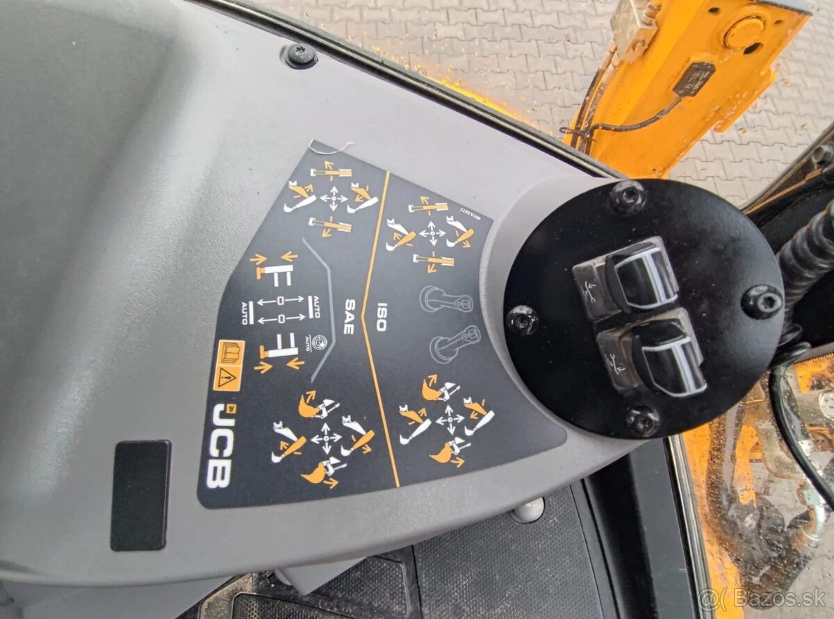 JCB 5CX Sitemaster PRO - 11