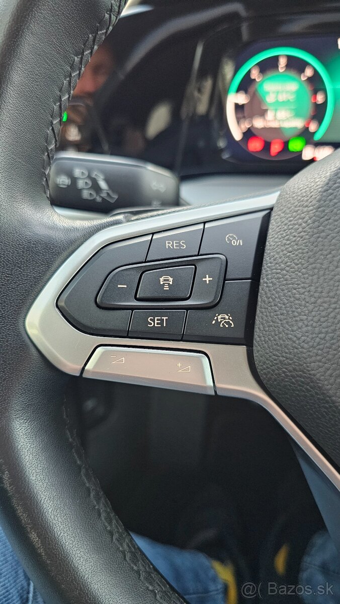 VW Golf Variant, 2.0 TDi, 110 kW, DSG 7, 07/ 2022, Vir. kokp - 11