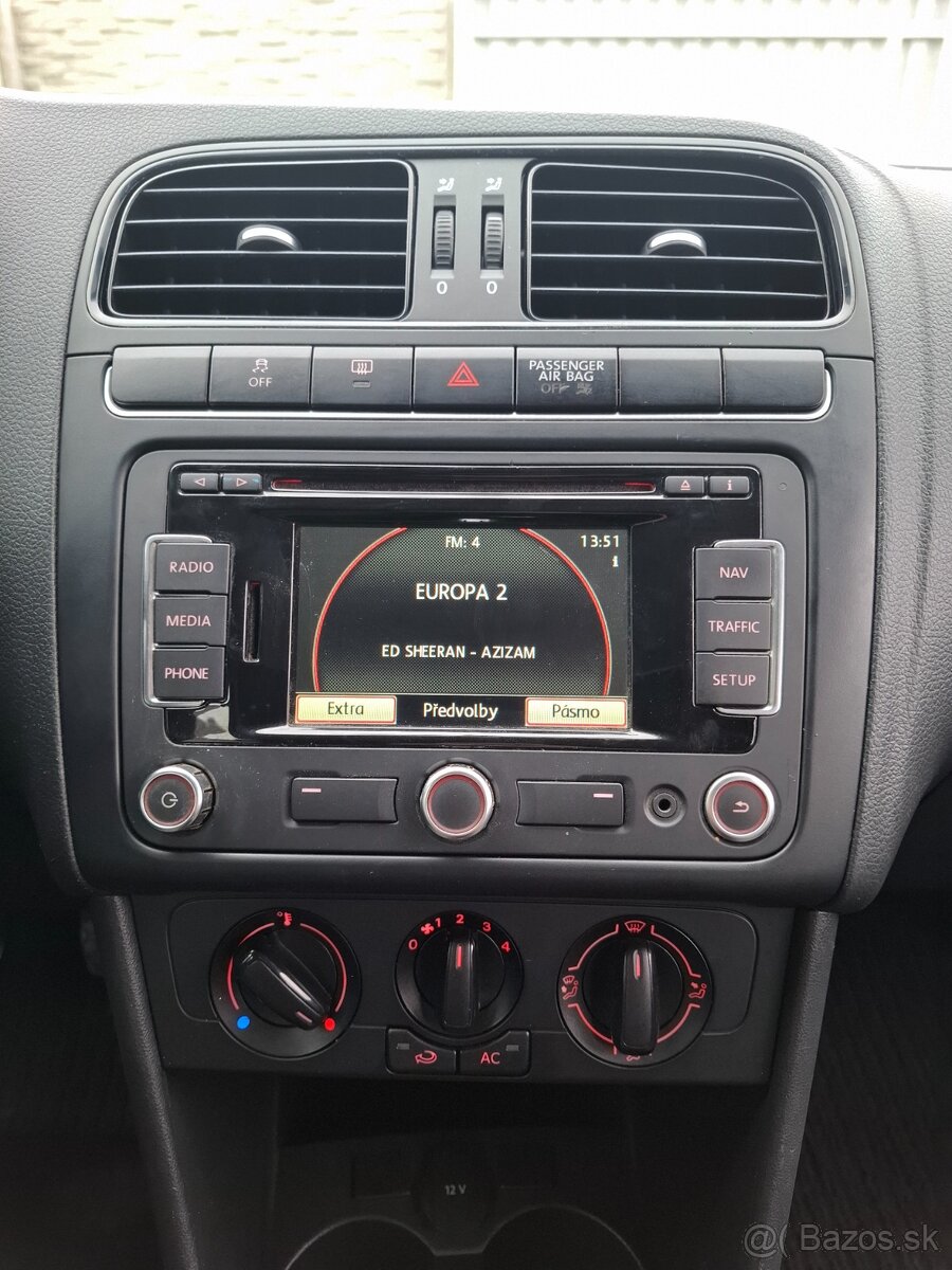 VOLKSWAGEN POLO 1.2 TRENDLINE NAVI - 11