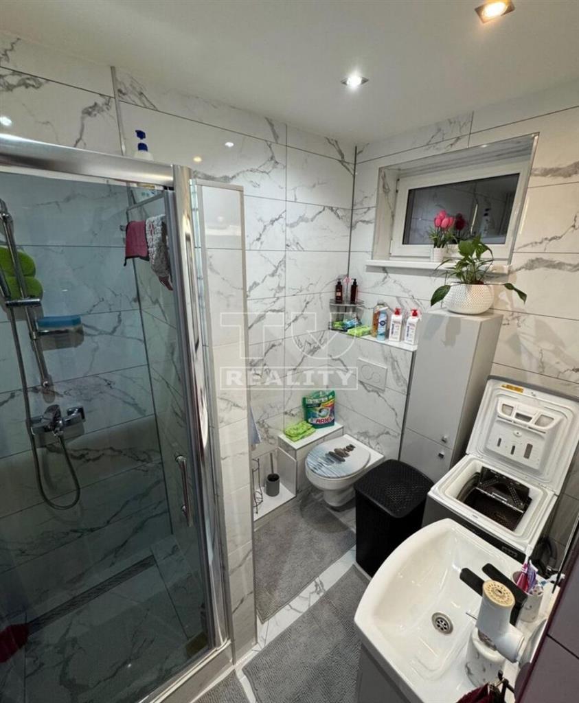 Rodinný dom na predaj - Malý Čepčín - 11