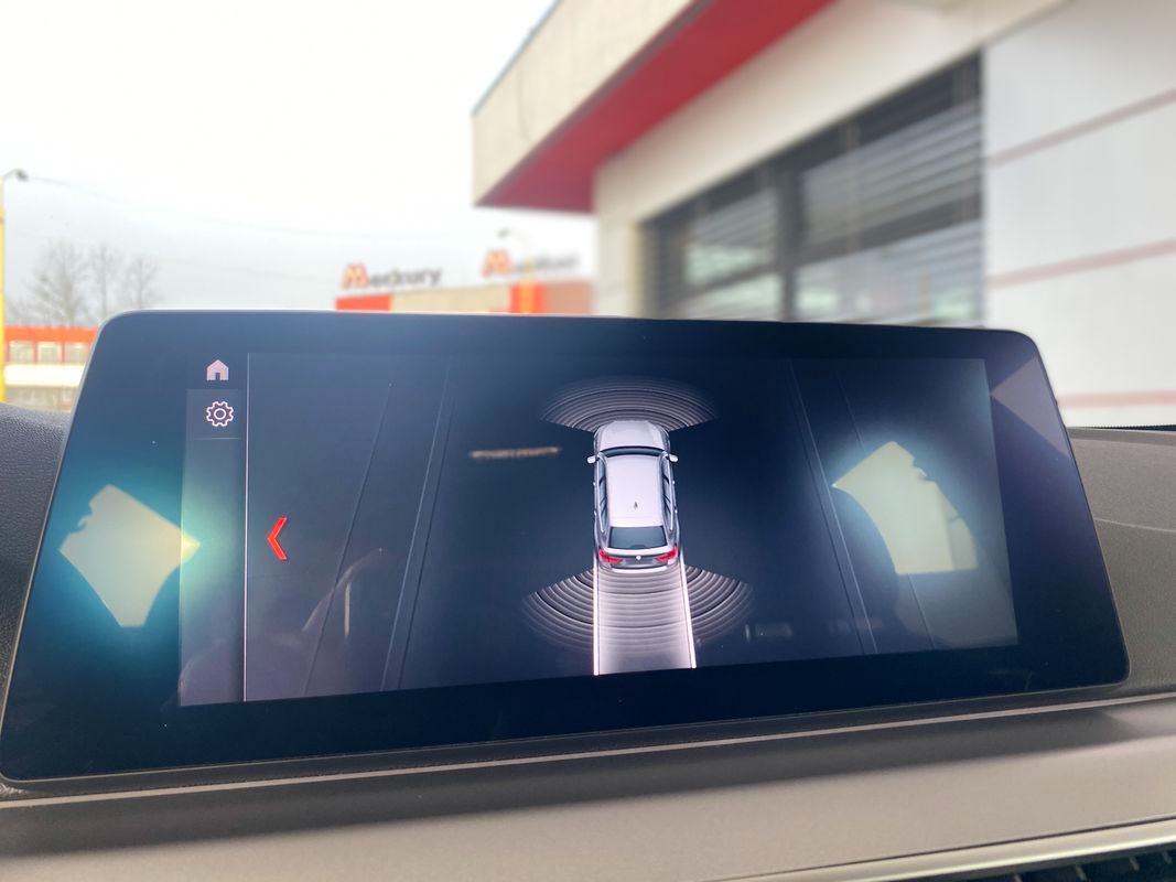 BMW 520D xDrive 140kW Touring AT/8 - 11