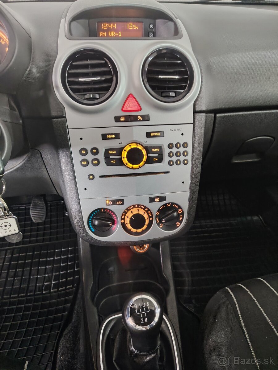 Opel Corsa D 2010 - 11