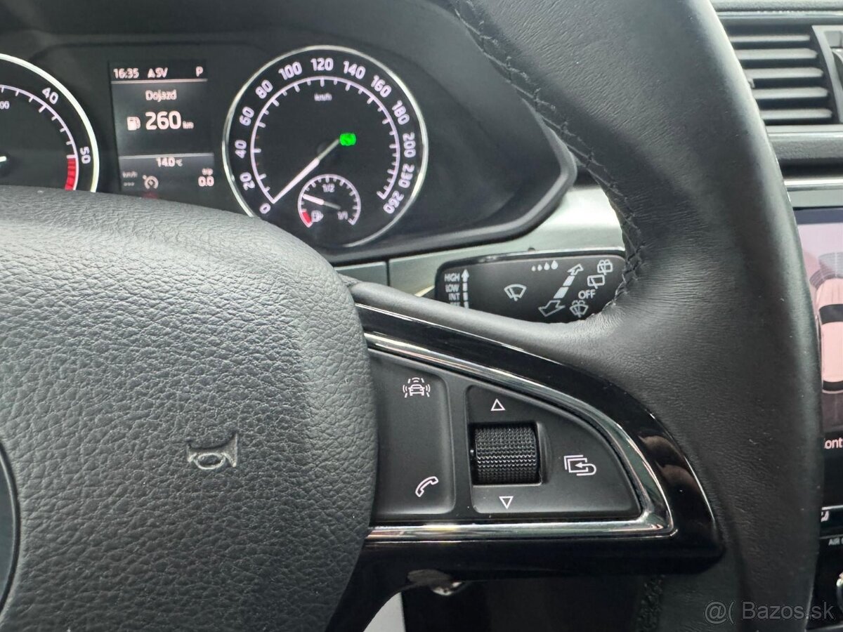 Superb Combi 2,0 TDI Style 110kW Ťazné Top stav - 11