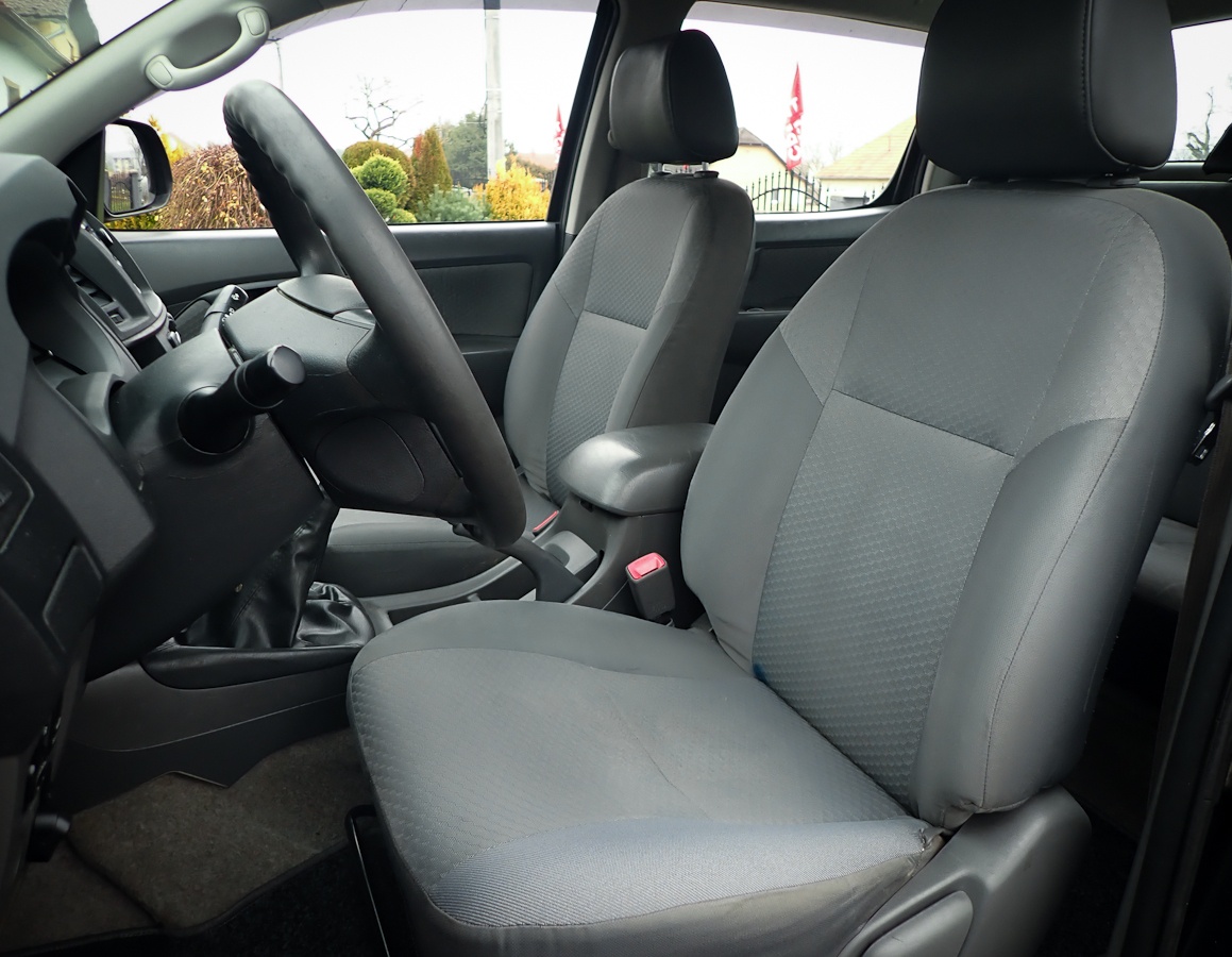 TOYOTA HILUX 2.5 D-4D 4x4 2014 - 173tis km- LED, ŤAŽNE, STK - 11