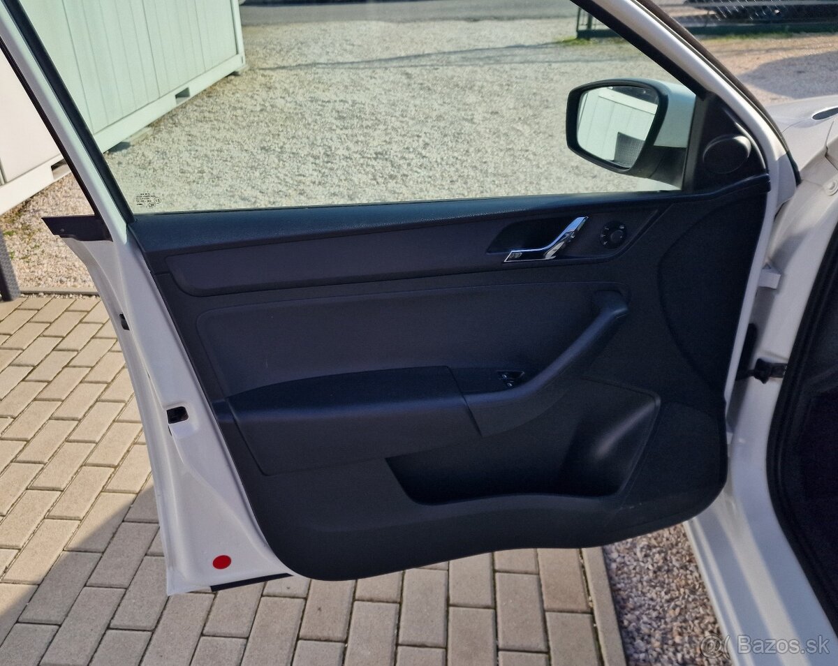 ŠKODA RAPID 1.6 TDI 90K AMBITION - 11