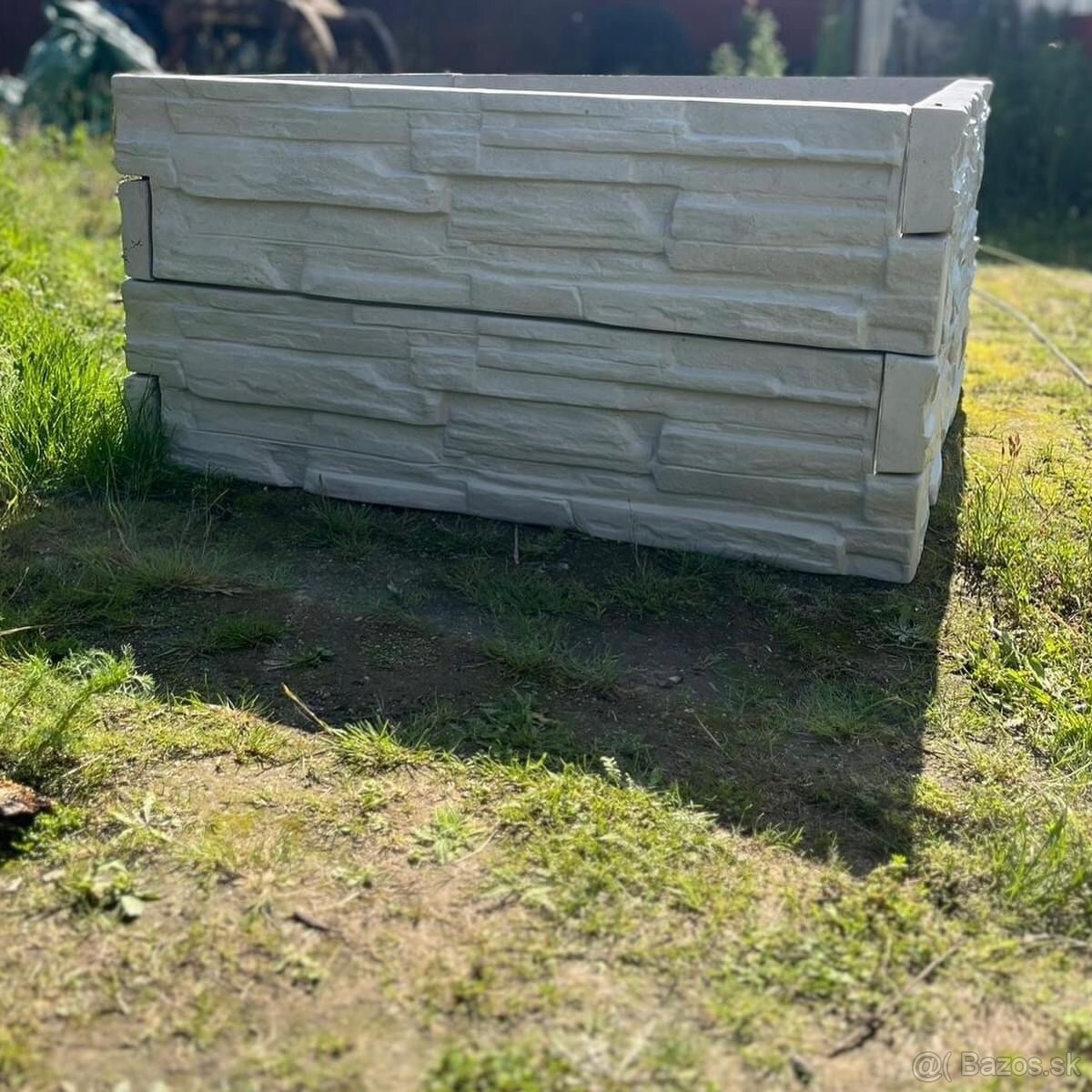 Vyvýšený záhon betonový - 11