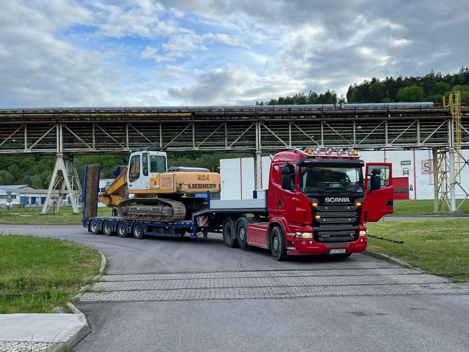 Preprava strojov podvalníkom ,odťah ,preprava tovaru - 11