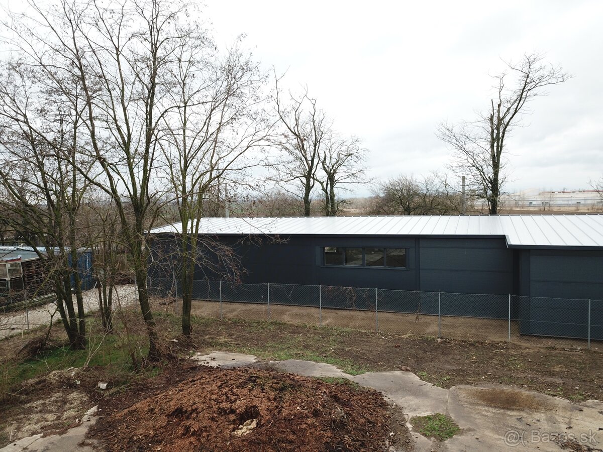 Predám sendvičovú halu o rozmere 300m² - 11