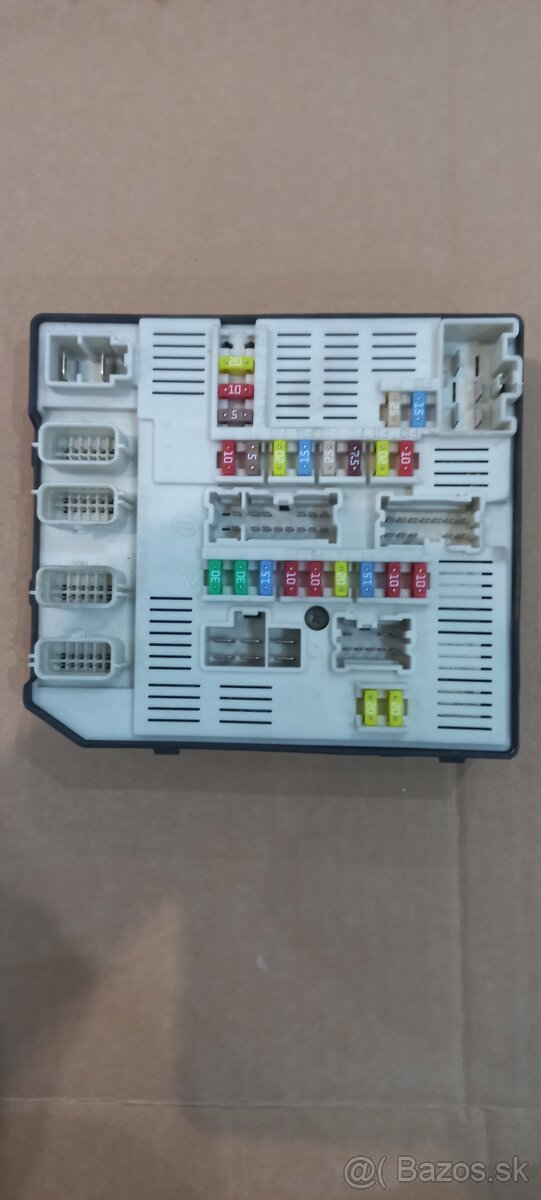 predam pristrojovy panelna renault - 11