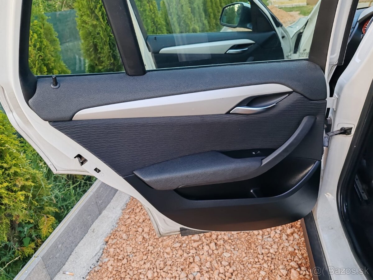 BMW x1 e84 edícia Sport drive - 11