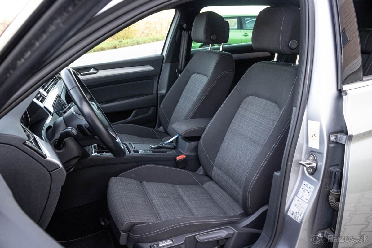 Volkswagen Passat Variant 2.0 TDI Elegance DSG - 11