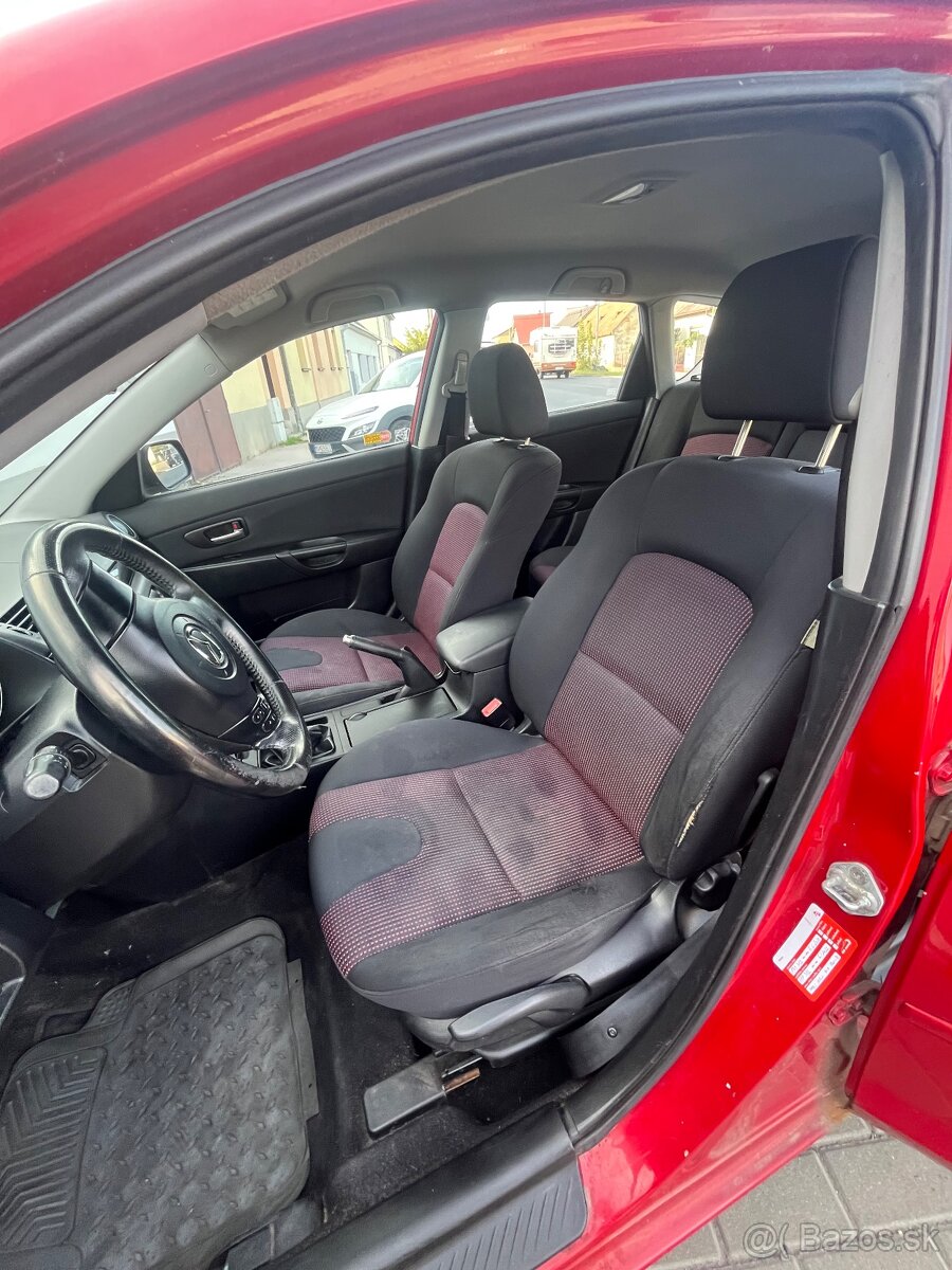 Predám Mazda 3 hatchback 1.6 - 11