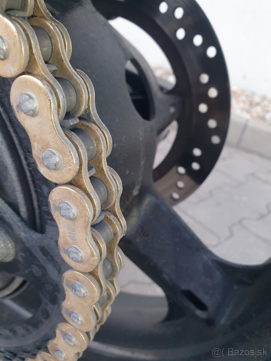 Suzuki dl650 v strom - 11