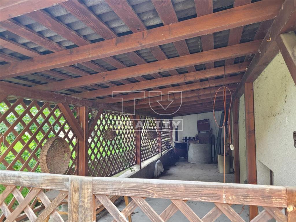 NA PREDAJ 3-IZBOVÝ DOM POD LESOM, 730m2, HRACHOVIŠTE - 11