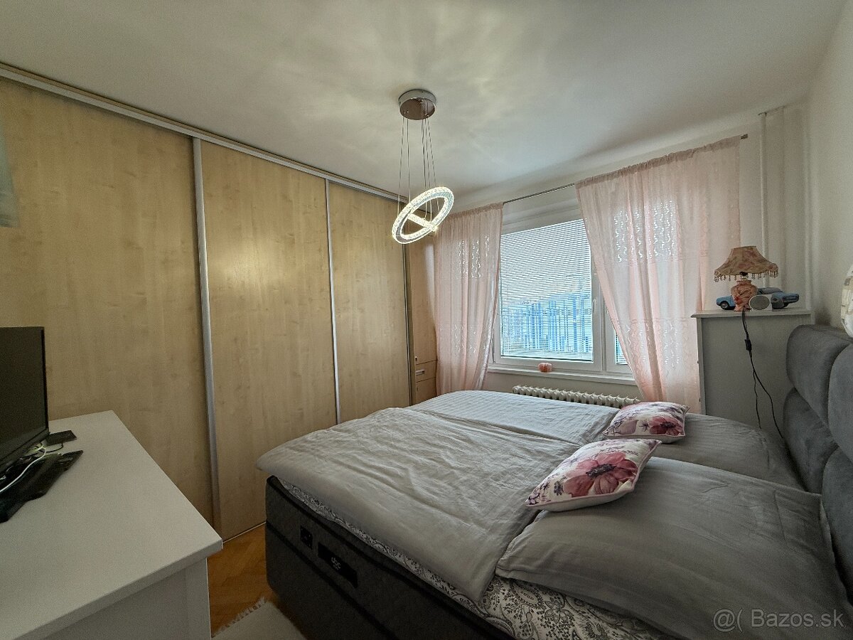 Nadštandardný štvorizbový byt v absolútnom centre Lučenca - 11