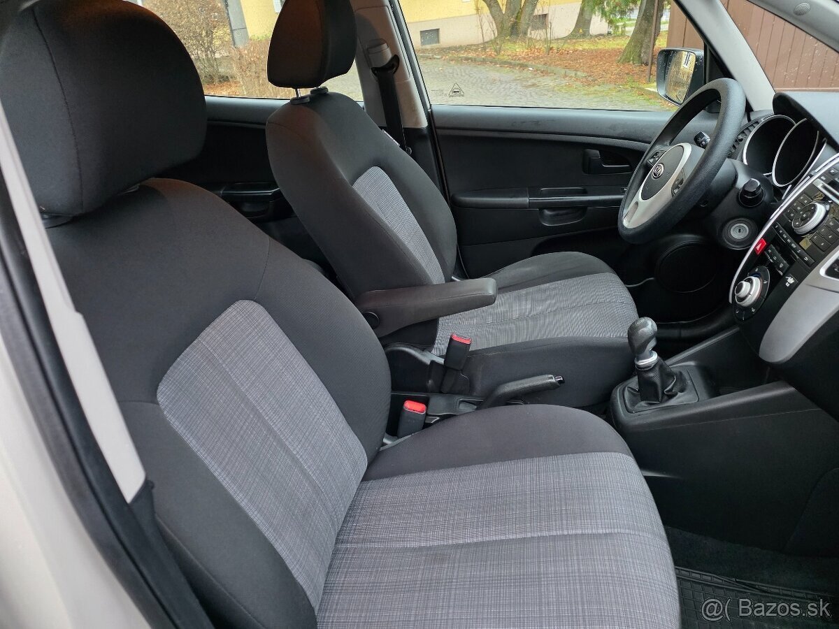 Kia Venga Exclusive 1.4 CRDi - 11