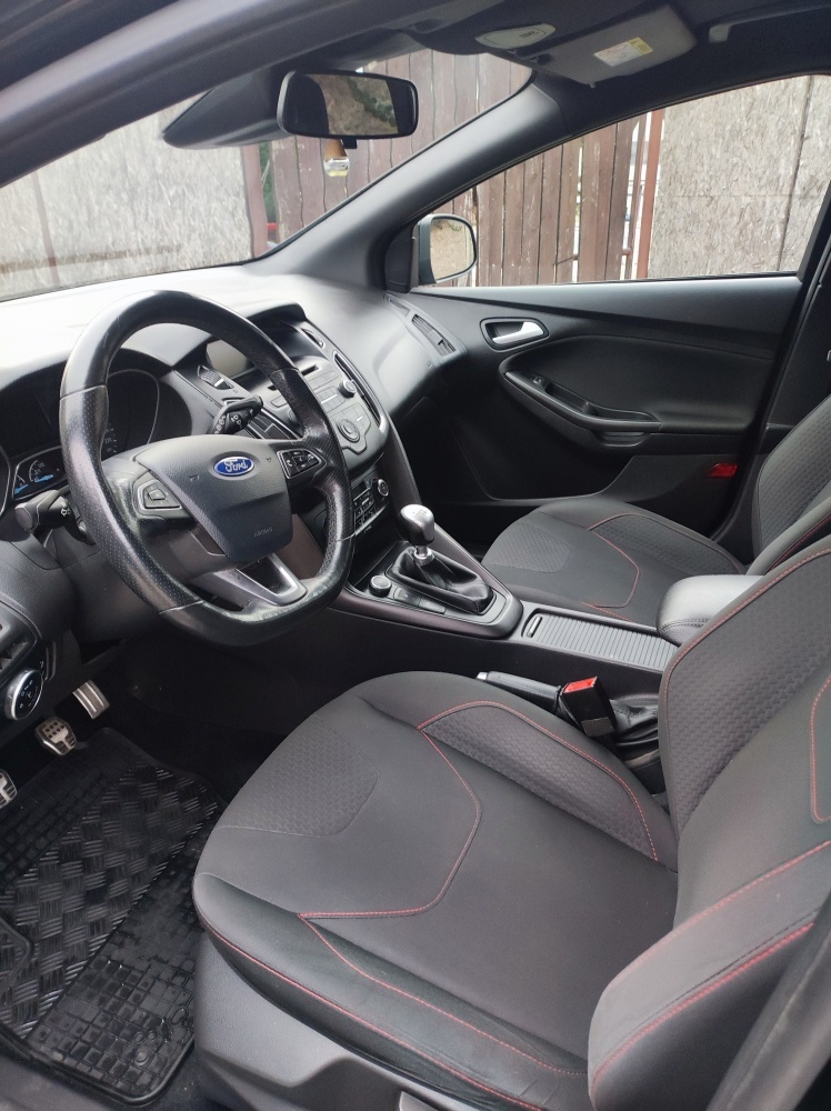 Ford Focus Kombi 1.5 TDCi ST Line - 11