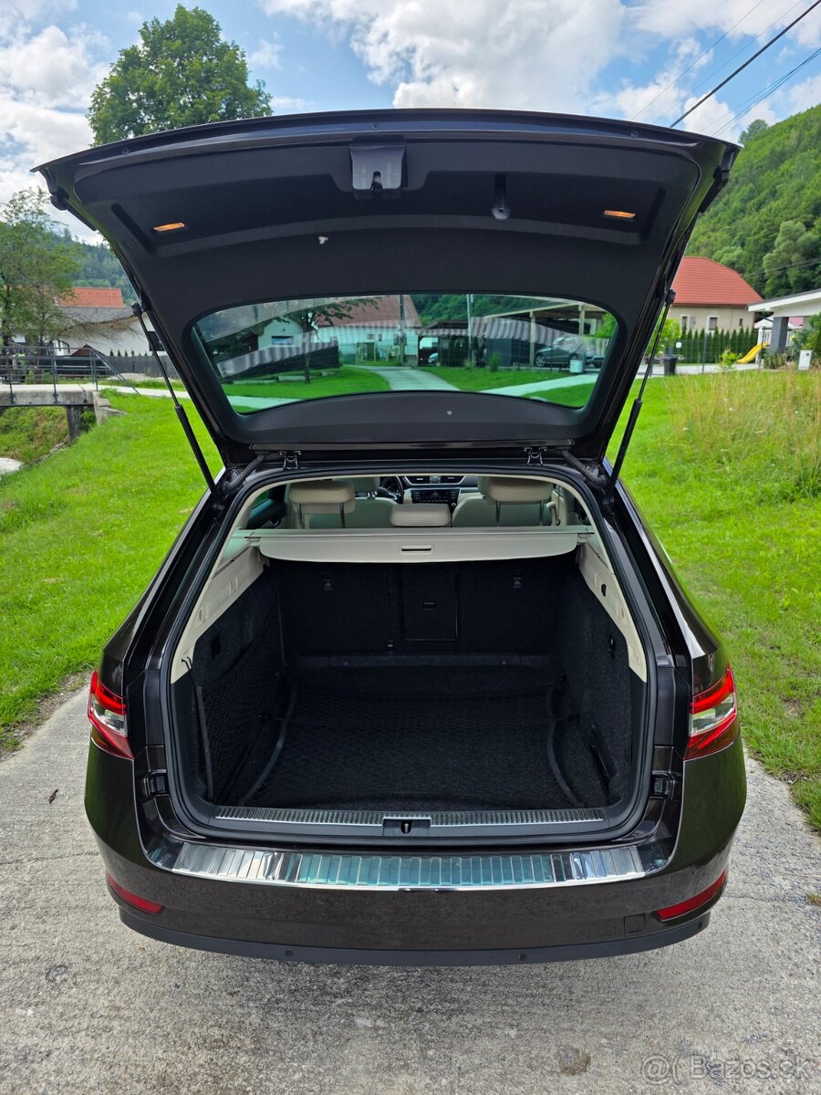 Skoda Superb Combi 2.0TDI DSG - 11