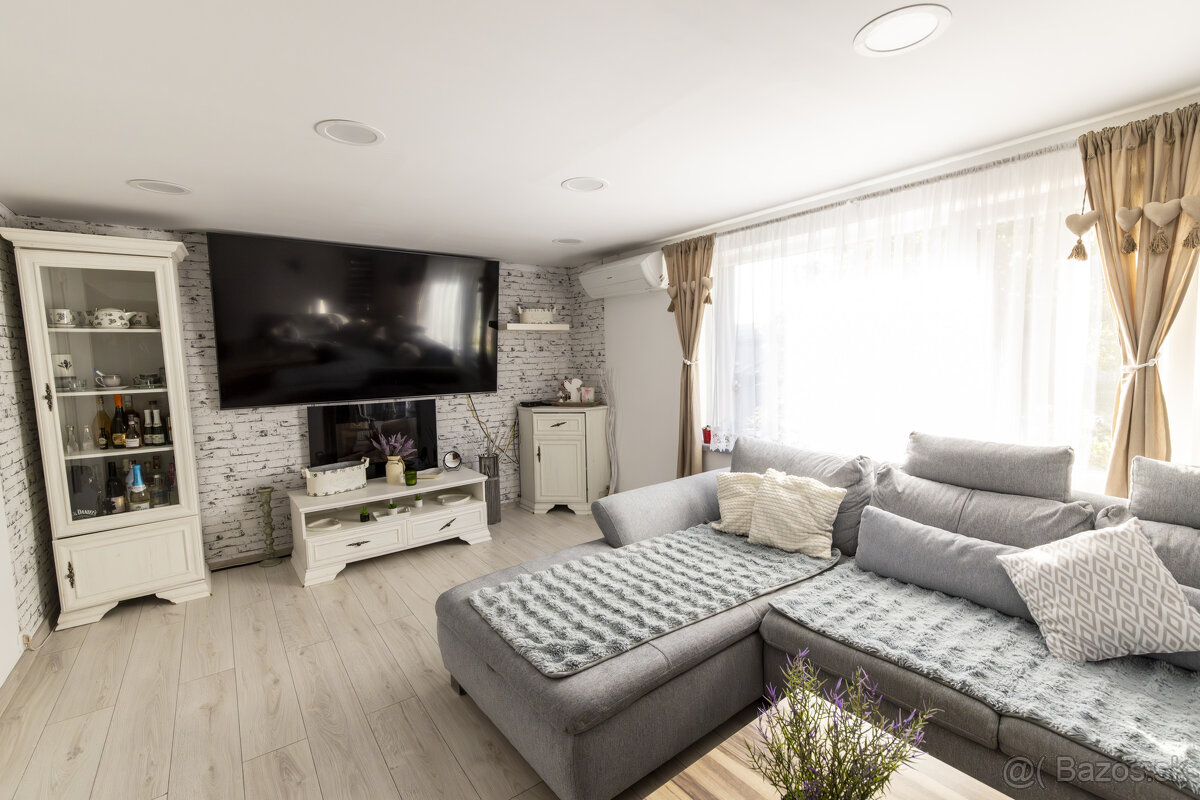 Na PREDAJ 5i RD v obci Milhosť - 11