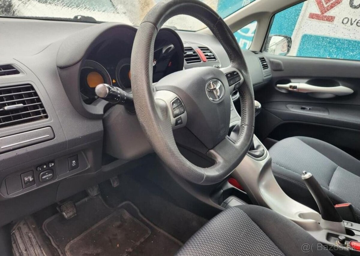 Toyota Auris 1.6PRAV.ZNAČKOVÝ SERVIS TSUSHO - 11