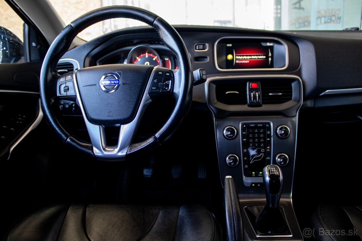 Volvo V40 D4 2.0L Drive-E Momentum - 11