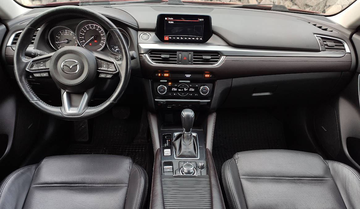 Mazda 6 2.5 benzín Revolution Top - 11