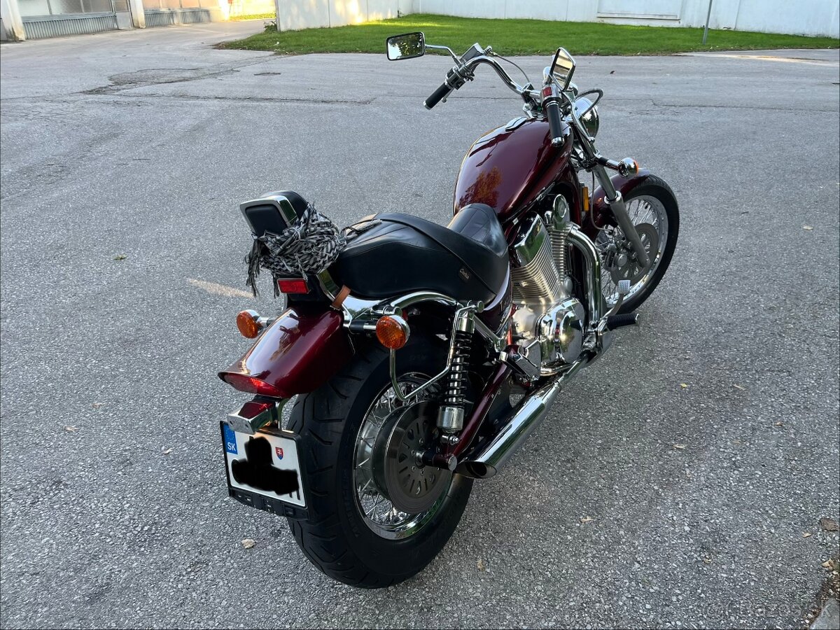 Suzuki Intruder VS 1400 - 11