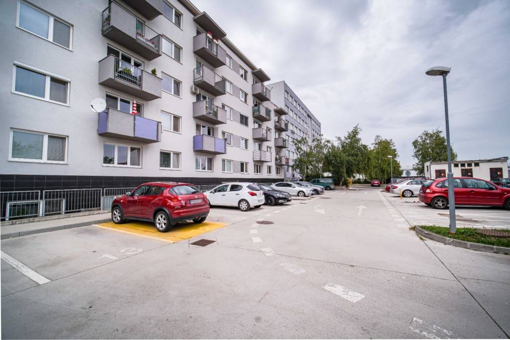 TOREA - PRENÁJOM 2i BYTU V CENTRE - MOYZESOVA ul., PEZINOK - 11