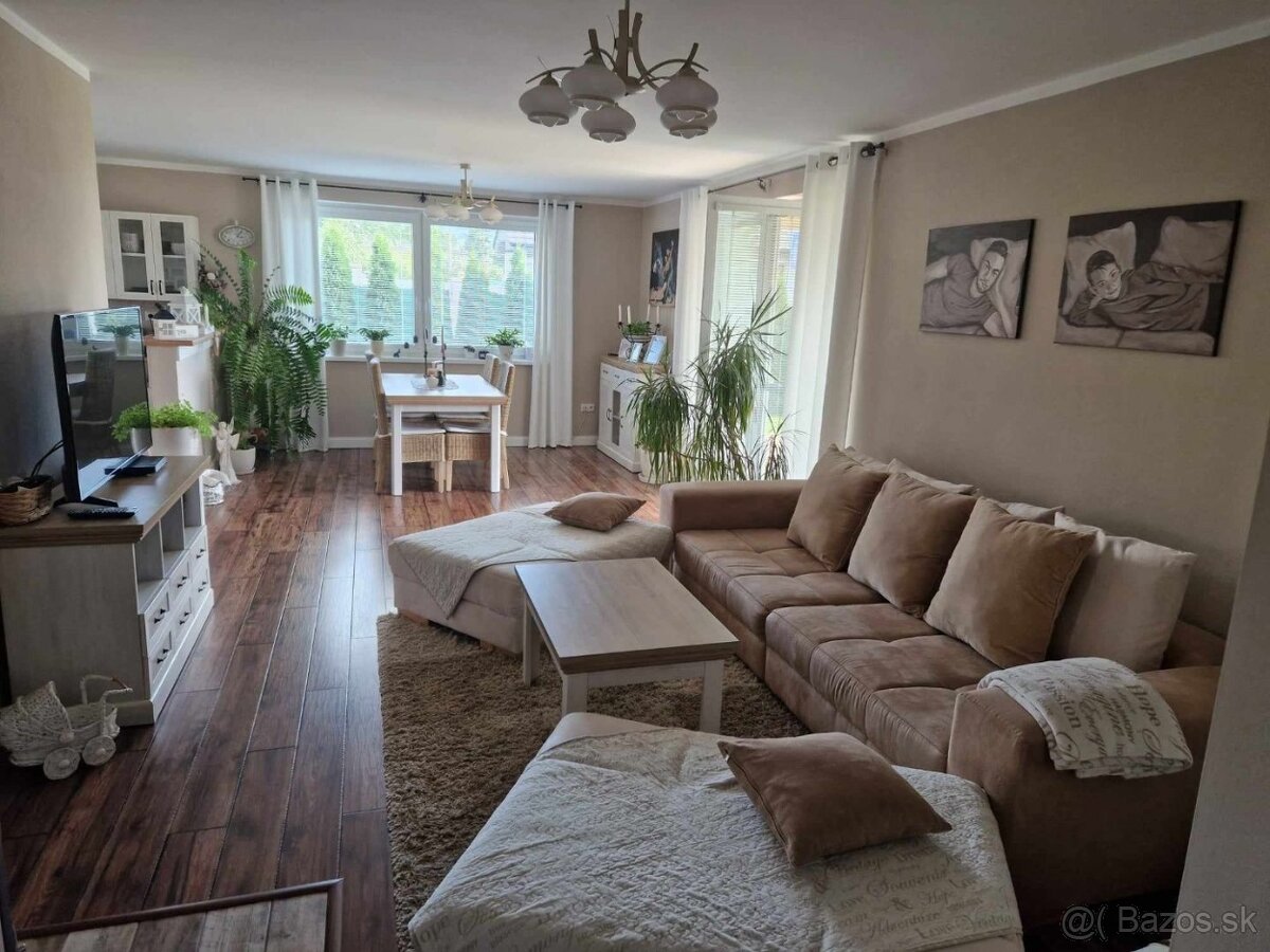 4-izbový bungalow - 100m2 + terasa 18 m2, pozemok 796 m2, Ko - 11