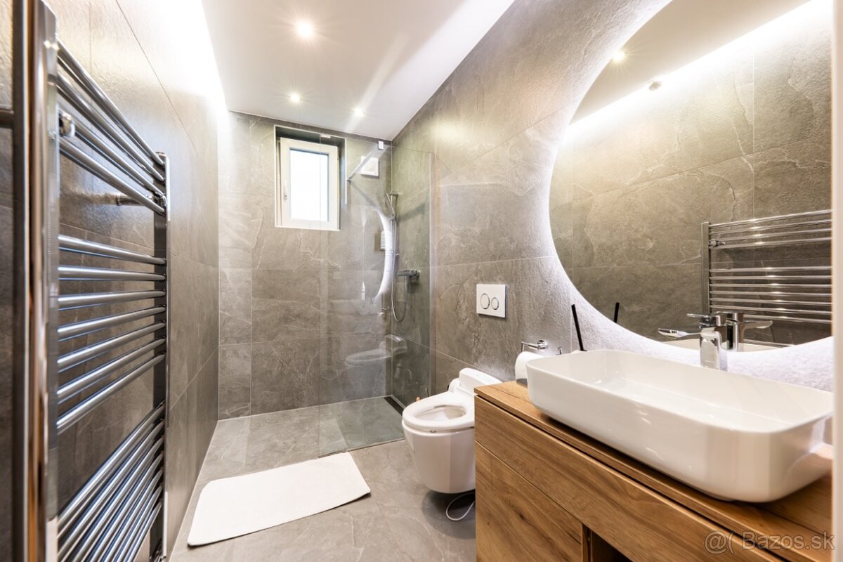 Exkluzívna rodinná vila Bošáca - 11