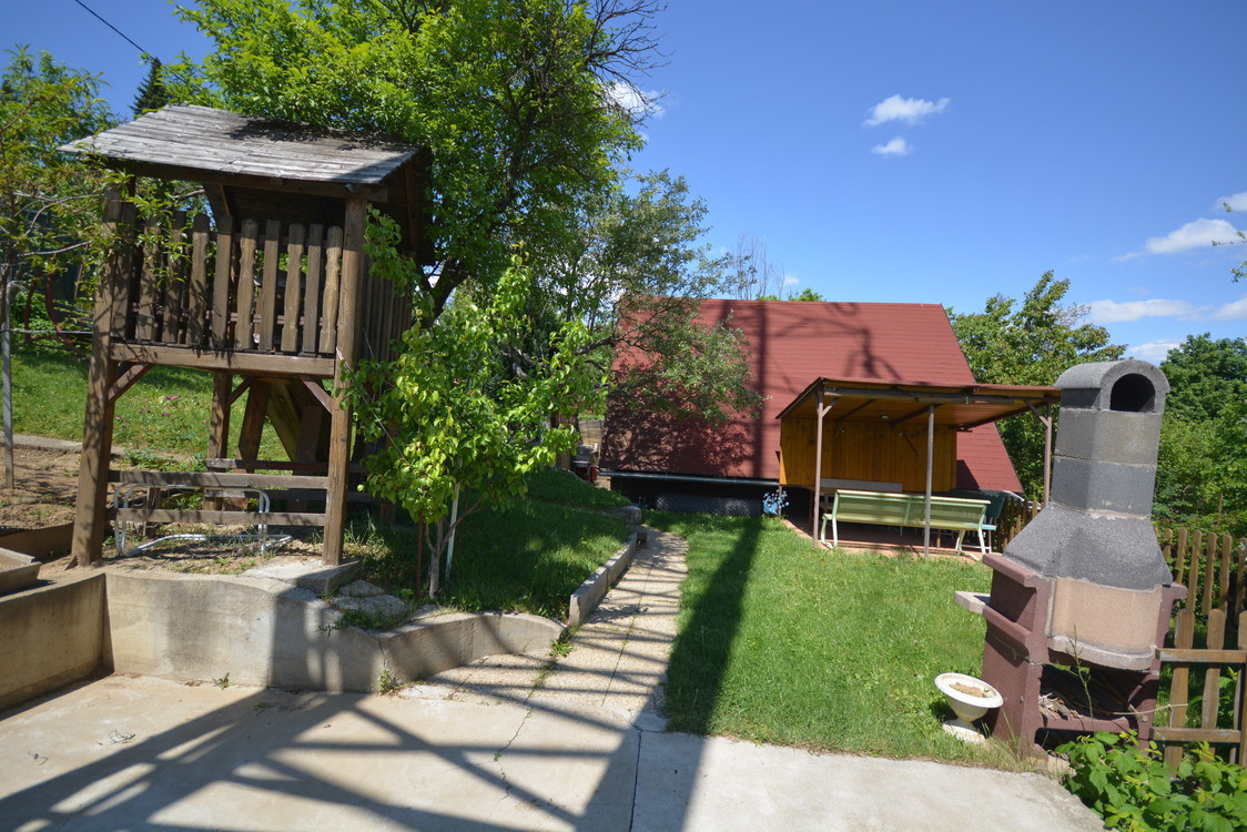 Výrazná zľava - Rekreačná chata na Baňa Bankov – príroda a v - 11