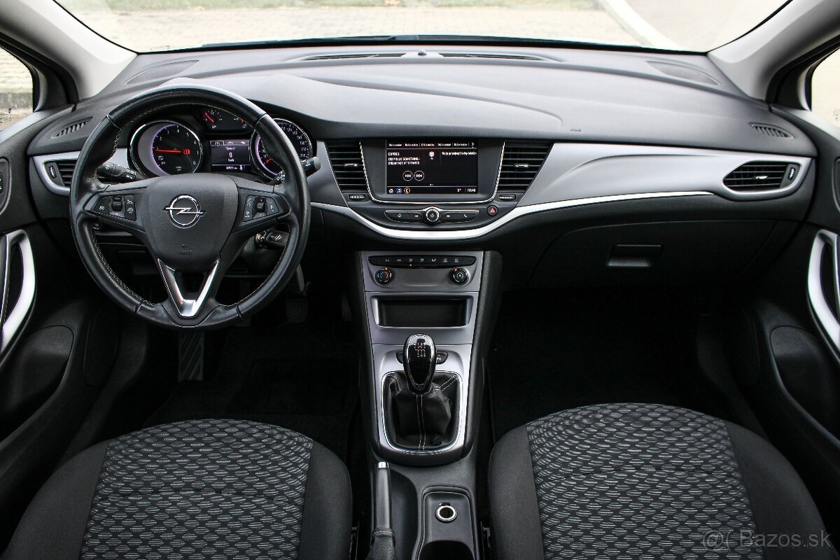 Opel Astra Sport Tourer 1.2 Turbo - 11