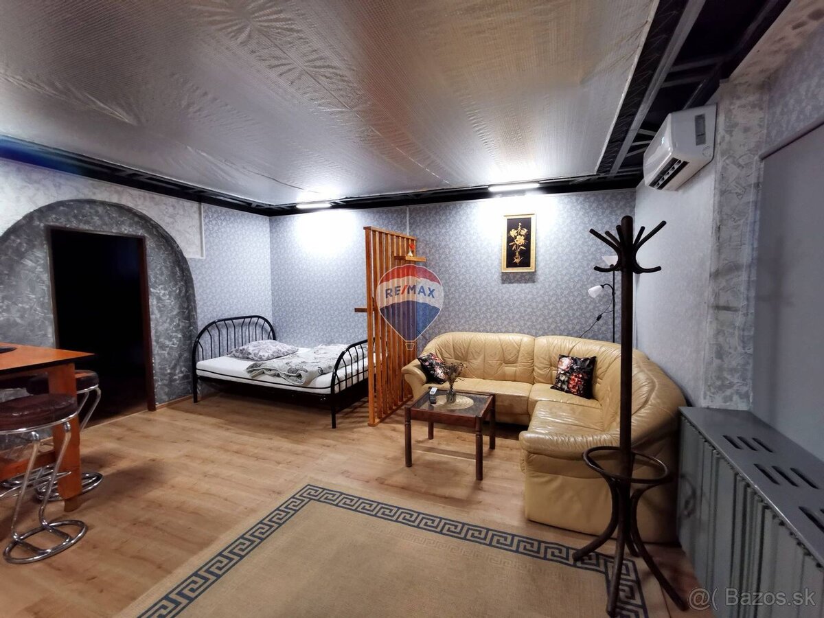 Zrekonštruovaná 2 podlažná obchodná budova, 1200m2, Dlhé nad - 11