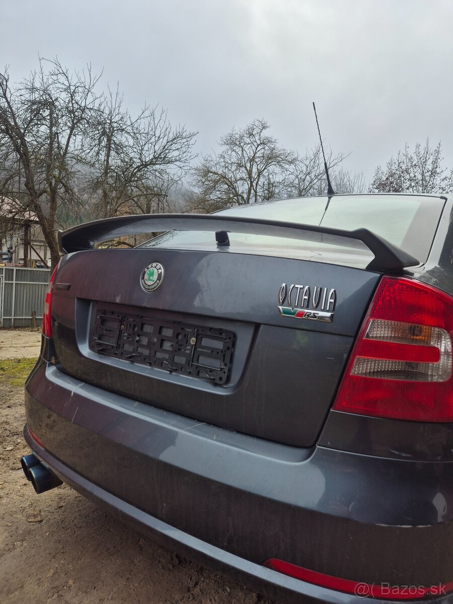 Predám zadný nárazník, zadné krídlo pre Škoda Octavia 2 VRS - 11