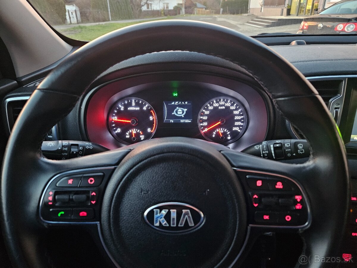 Kia Sportage 1.7CRDi 115KM Navi Kamera biela perla - 11