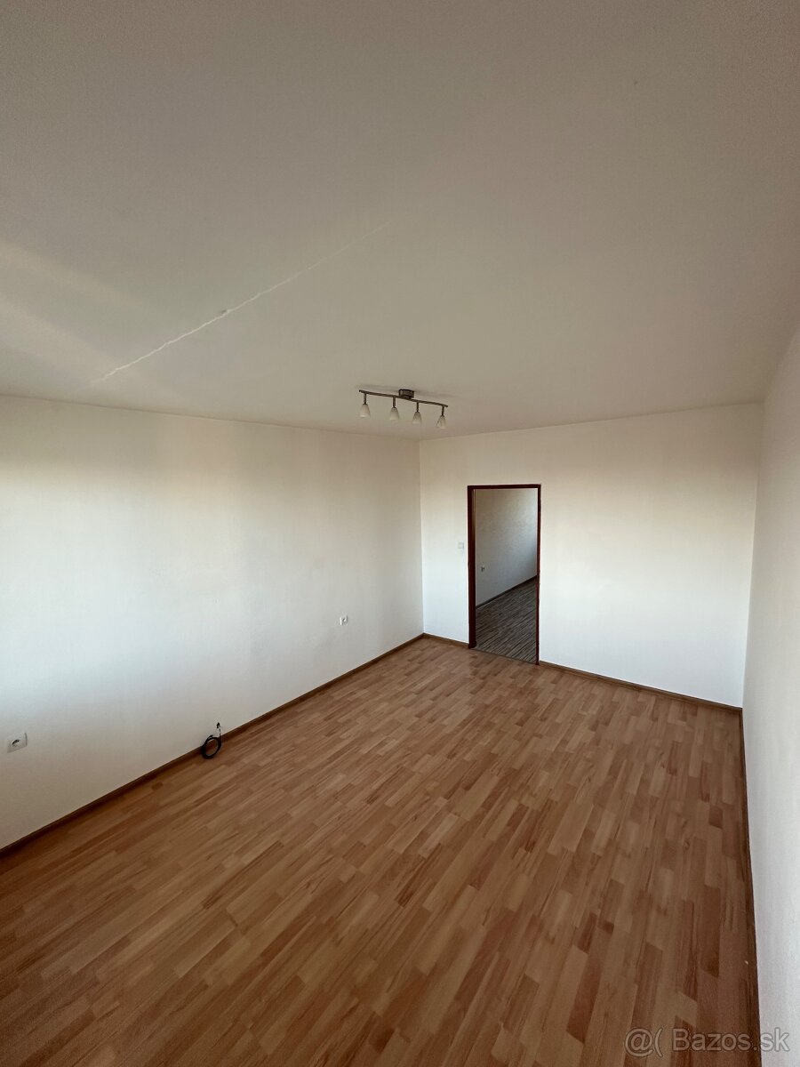 Predam 4 izbovy byt - 11