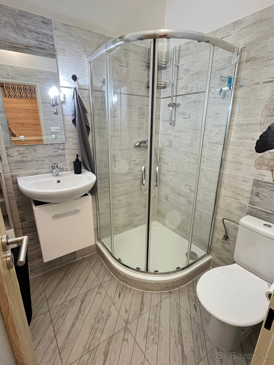 Zariadený 1 izbový byt 35 m2 v Trenčíne, ul. Piešťanská - 11